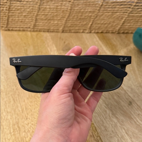 Ray-Ban Black Sunglasses - Picture 3 of 7